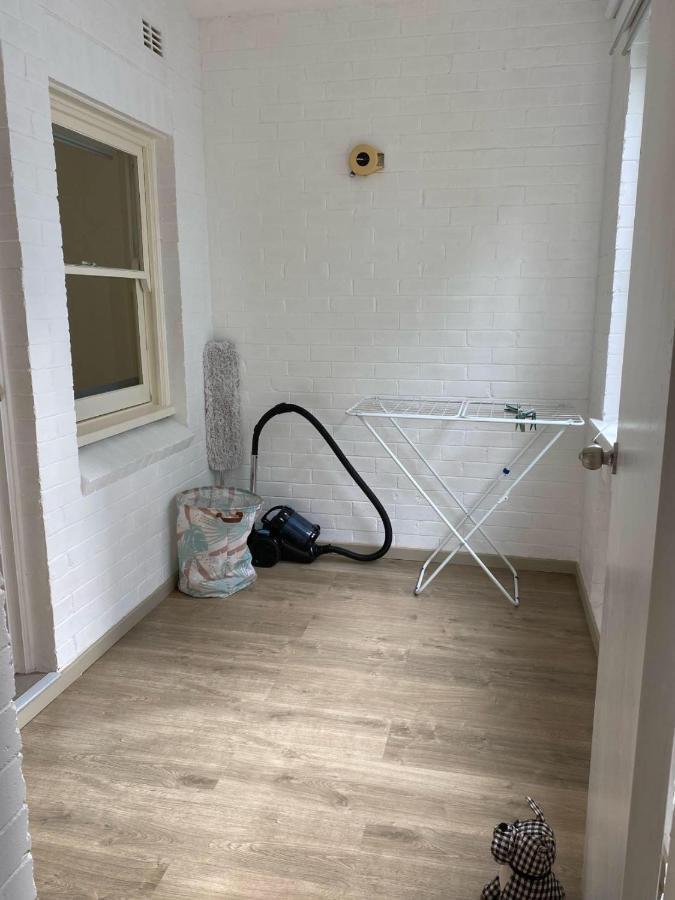 2 Bedroom Small Unit 1 Minute Walk To Shopping Centre No Parking Slot Apartment Wollongong
